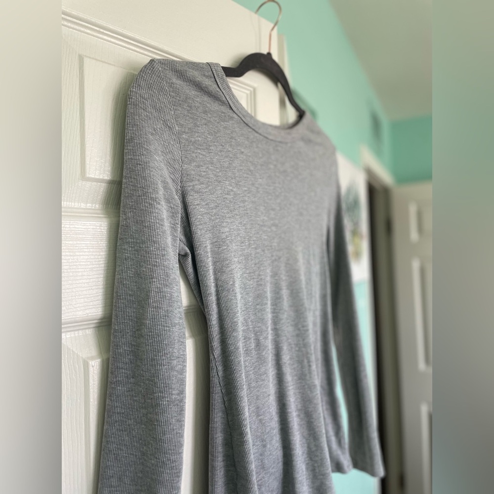 Gray Fitted Ribbed Long Sleeve T-shirt